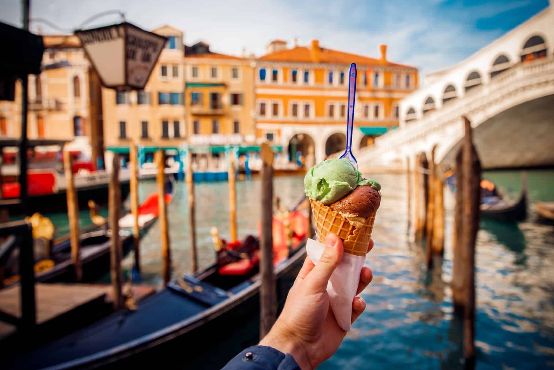 glace devant le canal venise