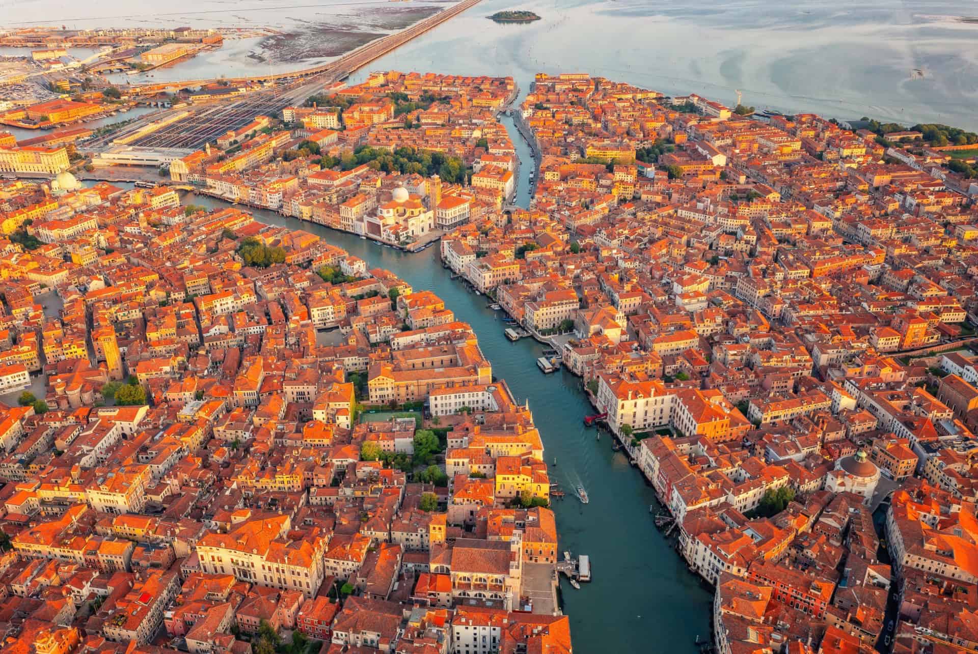 grand canal de venise drone