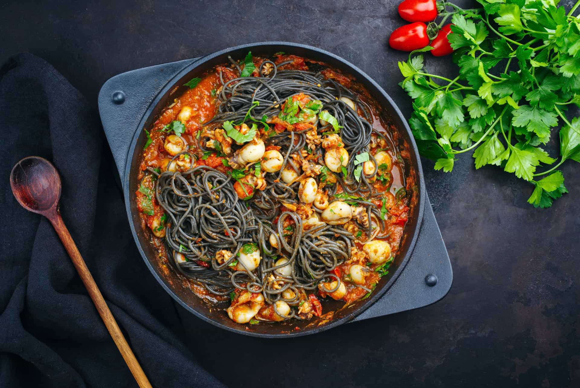linguine al nero di seppia
