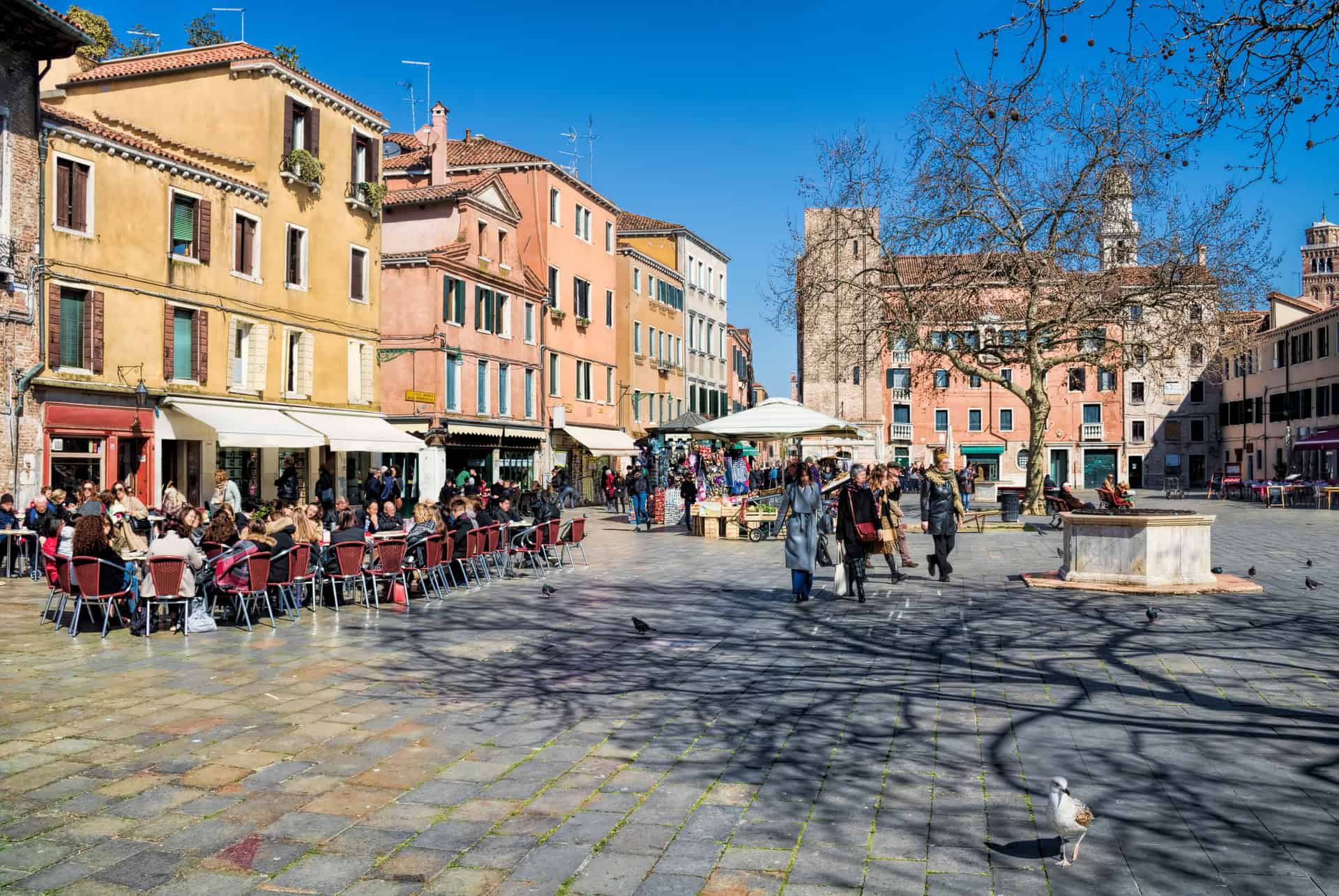 quartier dorsoduro a venise campo santa margherita