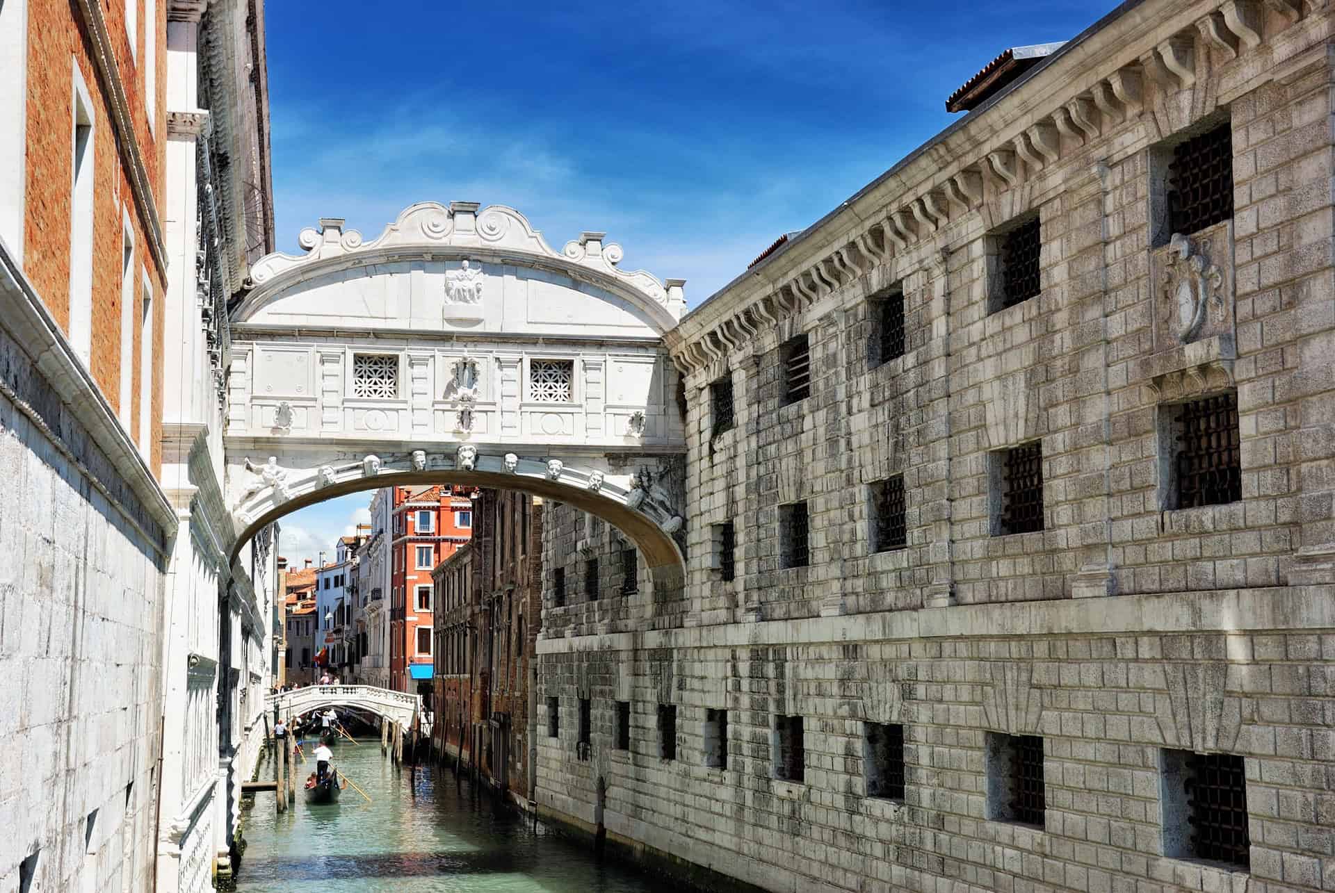 pont des soupirs a venise vue de cote