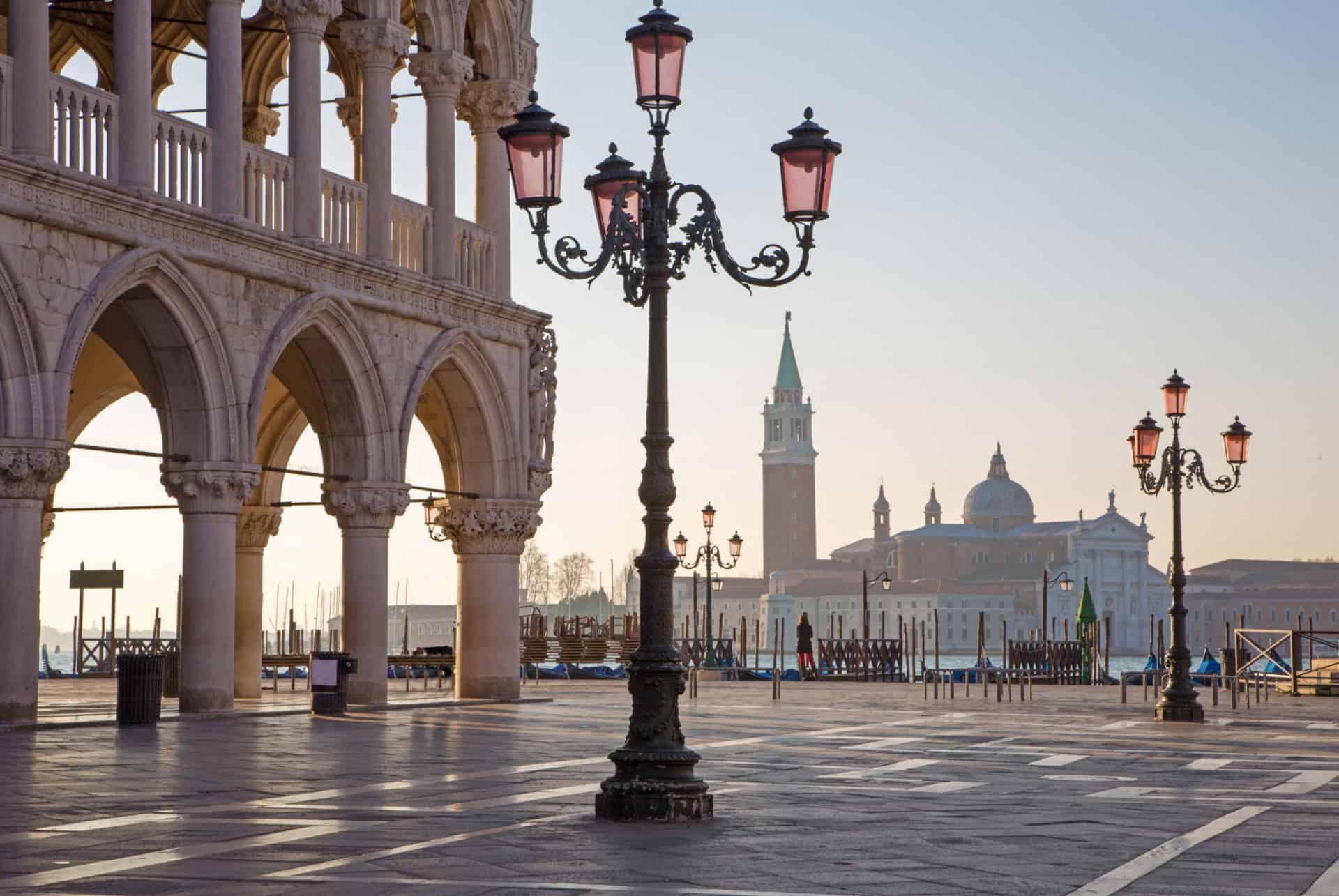 vue sur la piazza san marco matin