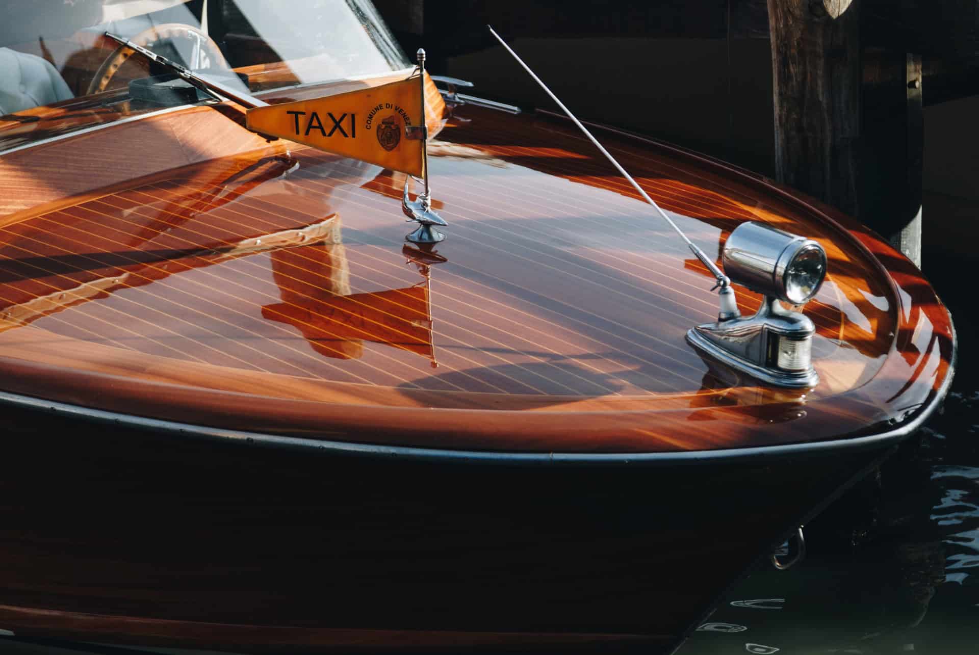 bateau taxi a venise