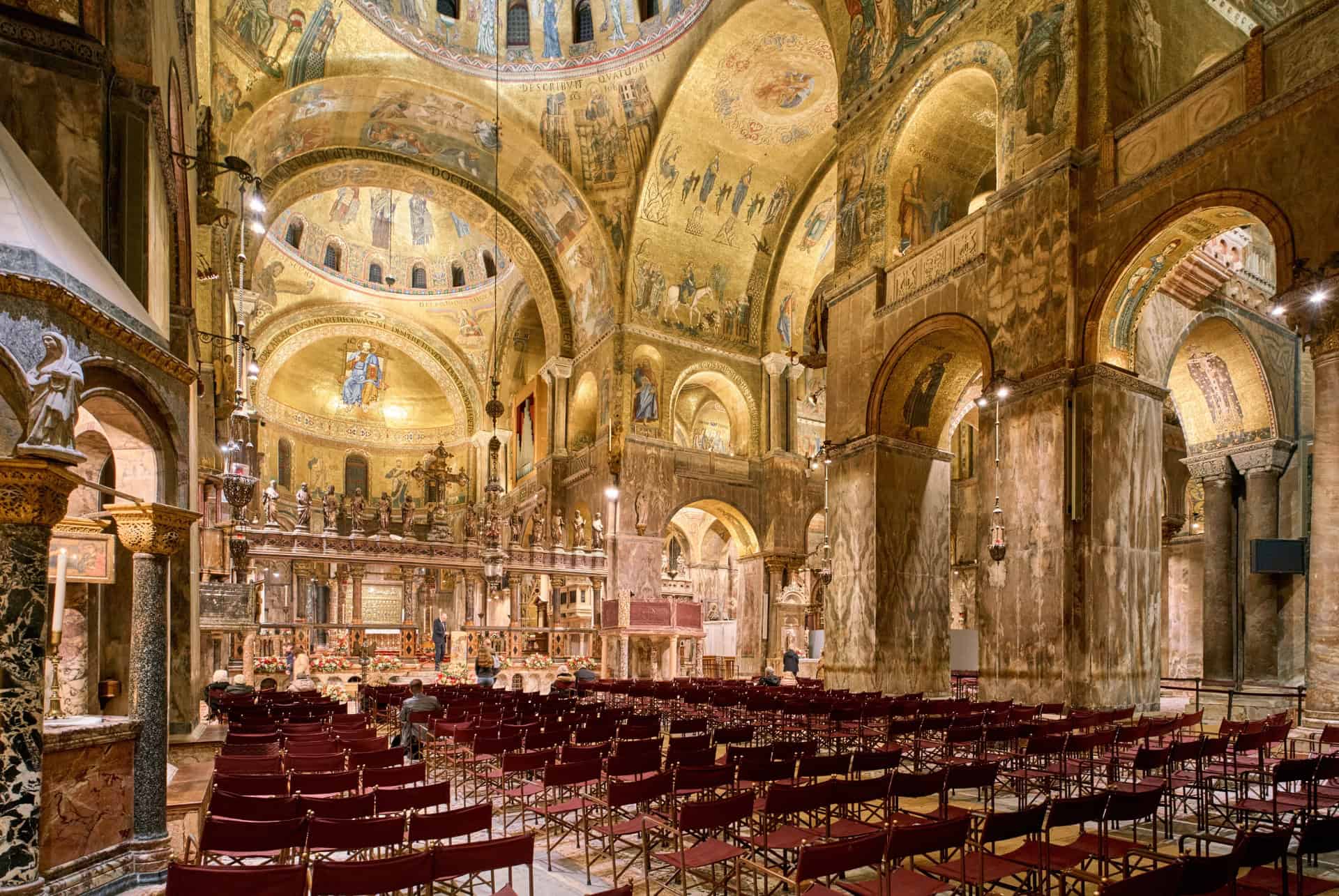 interieur de la basilique saint marc