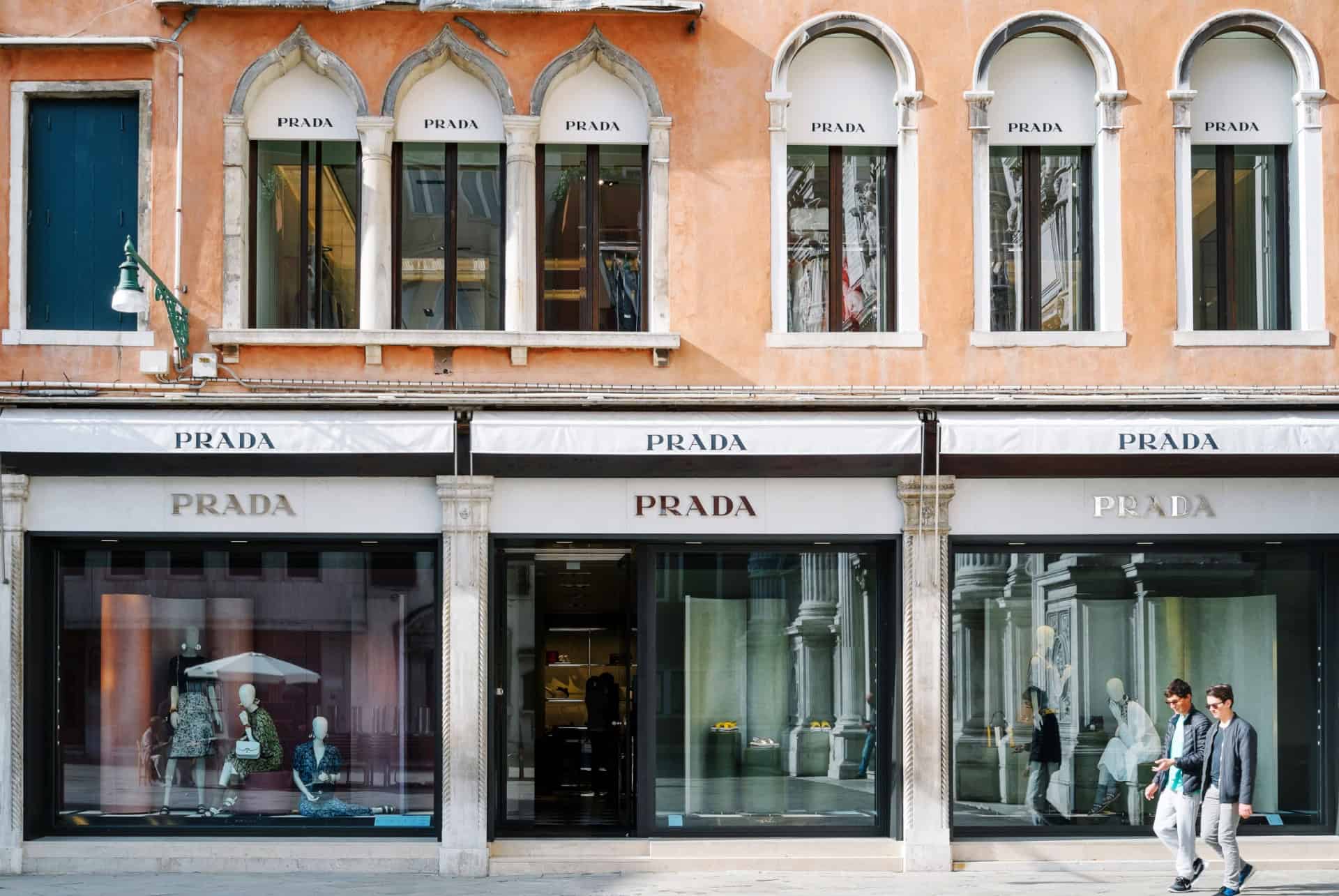magasin prada à venise
