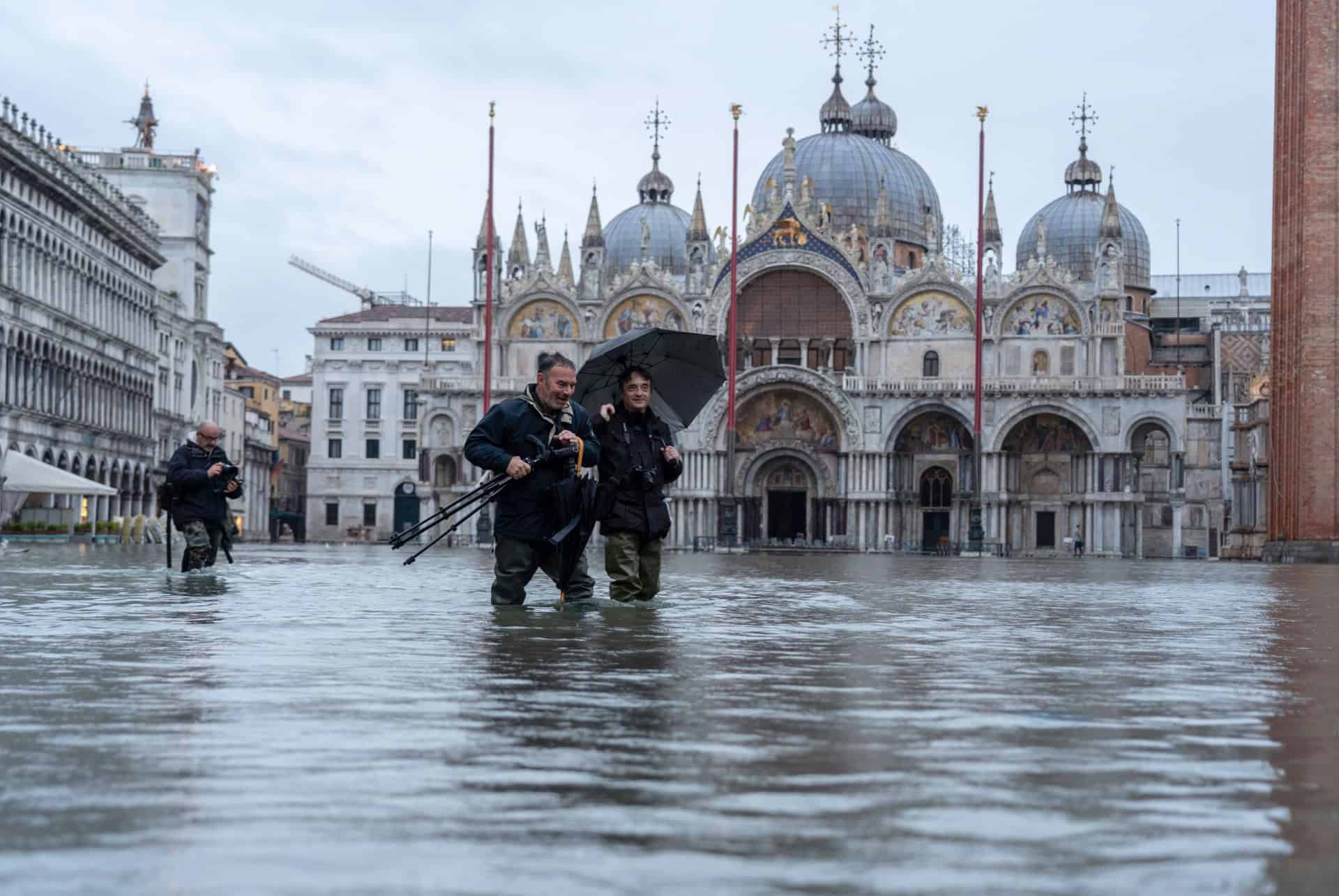 phenomene de acqua alta a venise en novembre