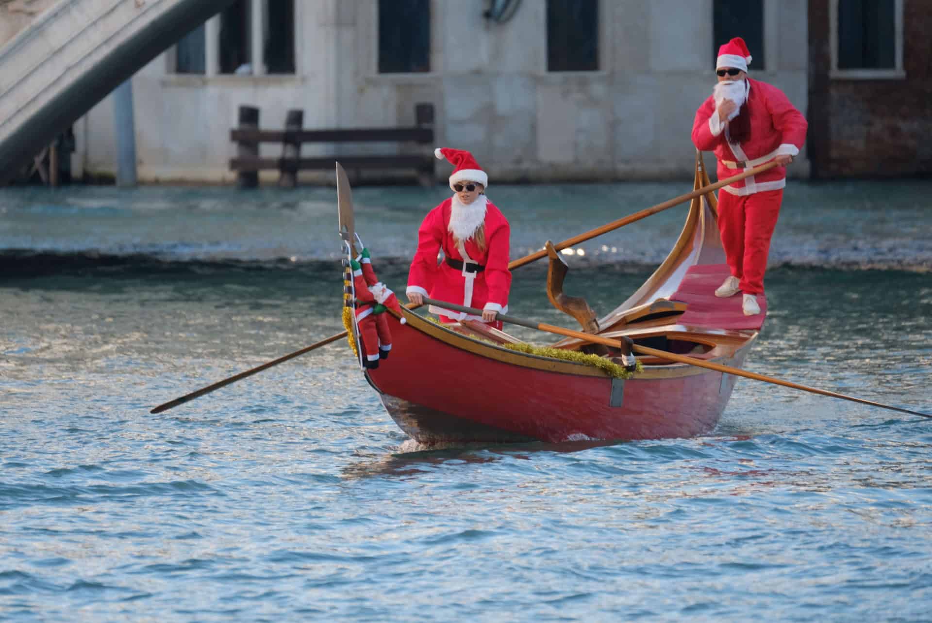 venitiens deguises en pere noel venitiens deguises en pere noel