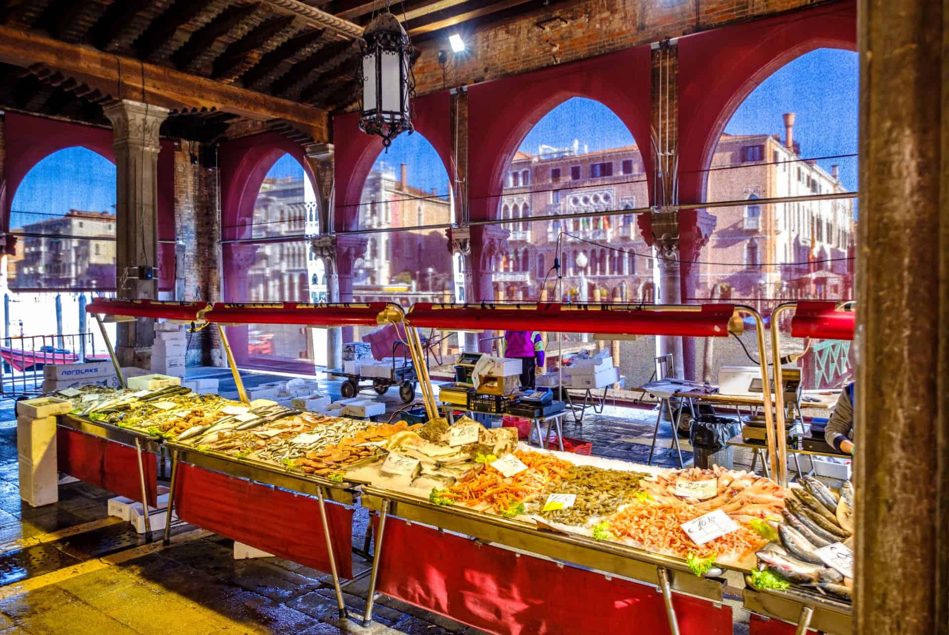 marché du rialto intérieur marché du rialto intérieur
