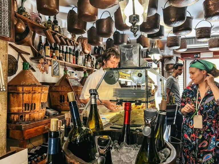 Visite culinaire avec un guide local et dégustations