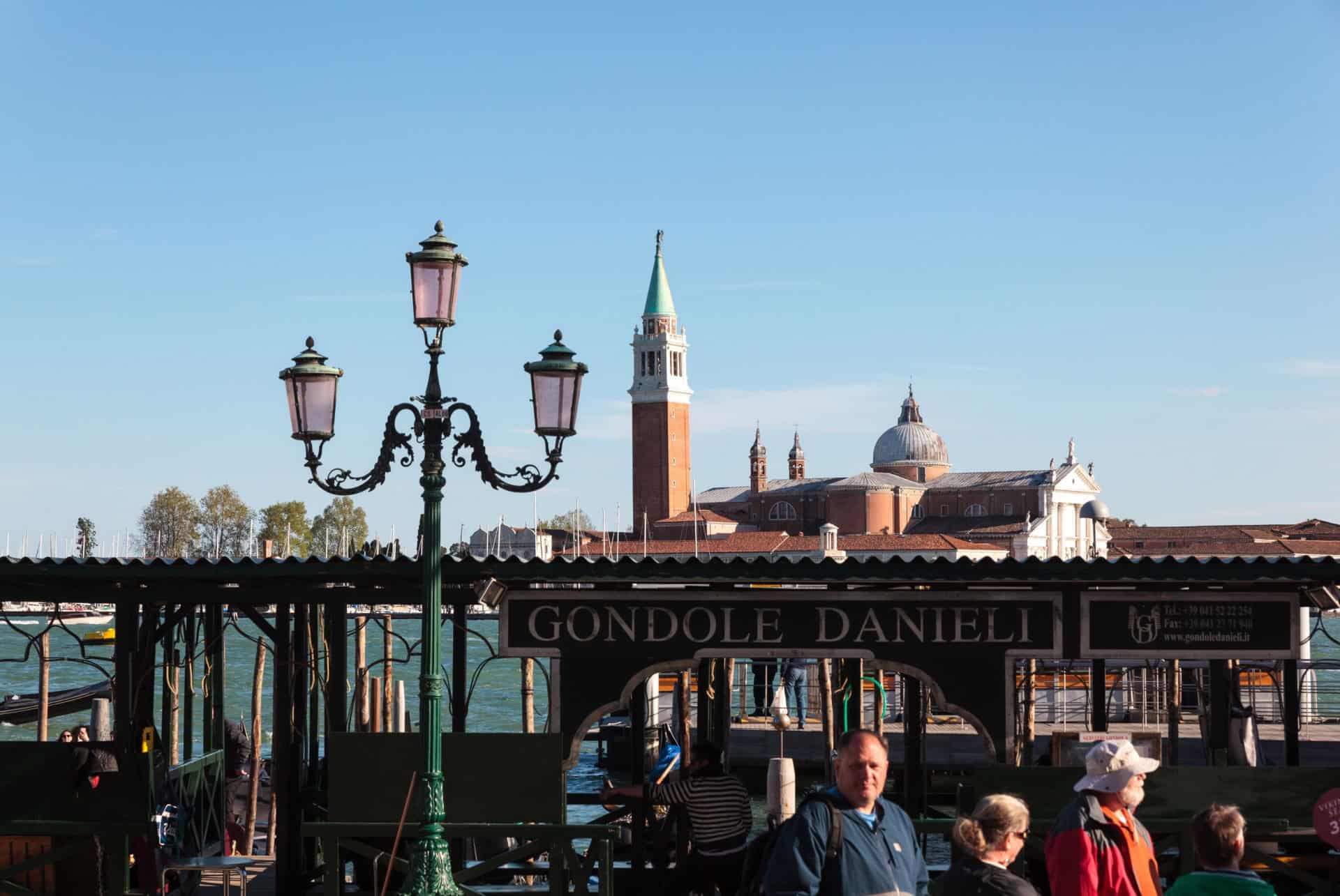 touristes a venise au printemps