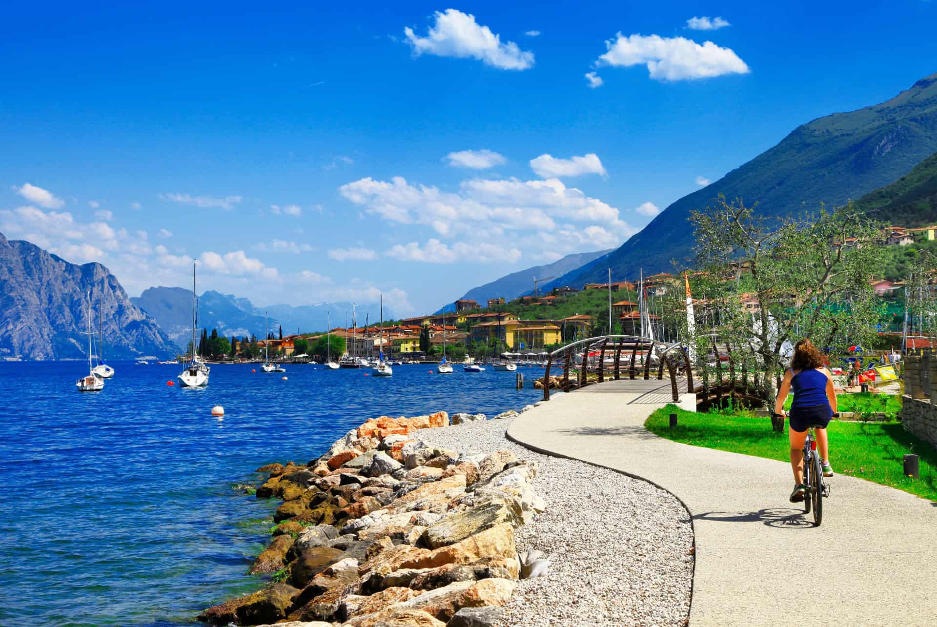 se deplacer autour du lac de garde